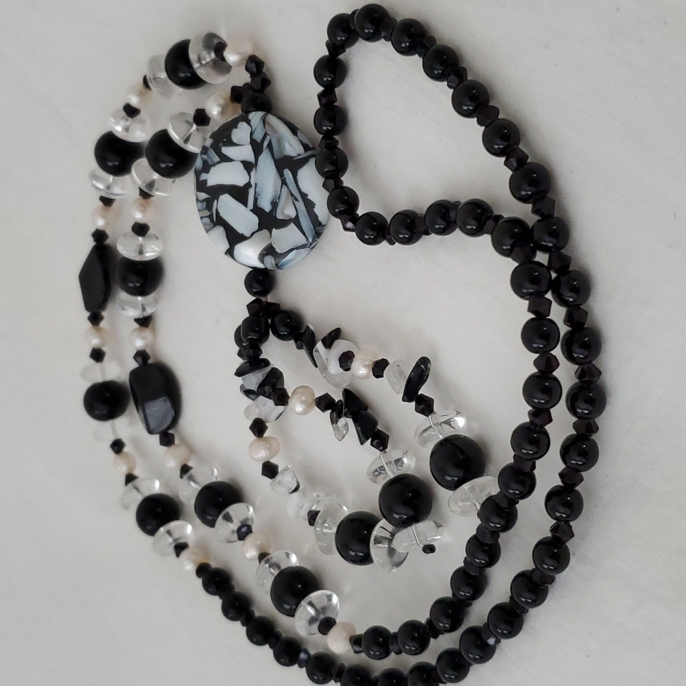 Boho Beaded Glass Shell Pendant Necklace